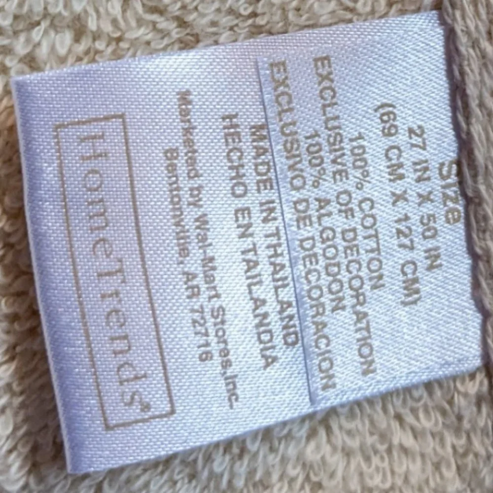 2 Embroidered Bath Towels